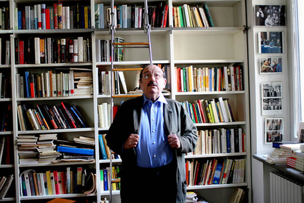 ഉംബെര്‍ട്ടോ എക്കോയുടെ ‘മലയിടുക്കി’ലൂടെ